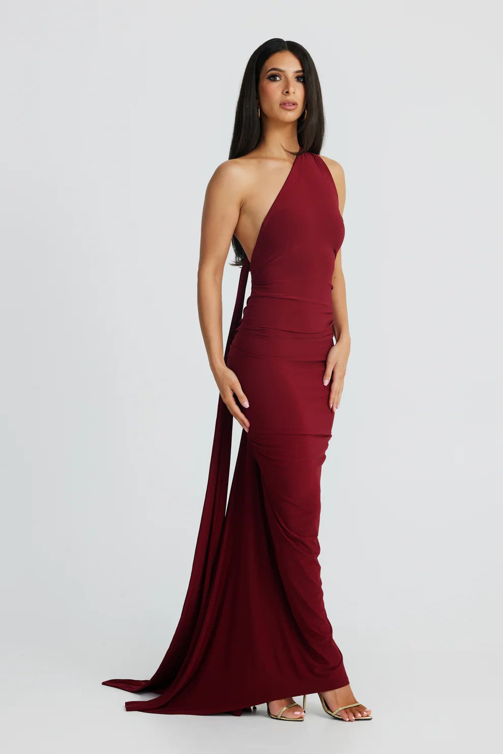 Melani the Label Constantina hire